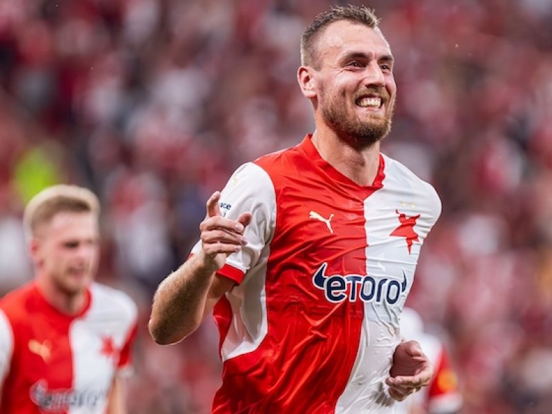 Chorý opět úřadoval: Slávistický forvard nemilosrdně setnul v derby velkého rivala, rozhodly standardky