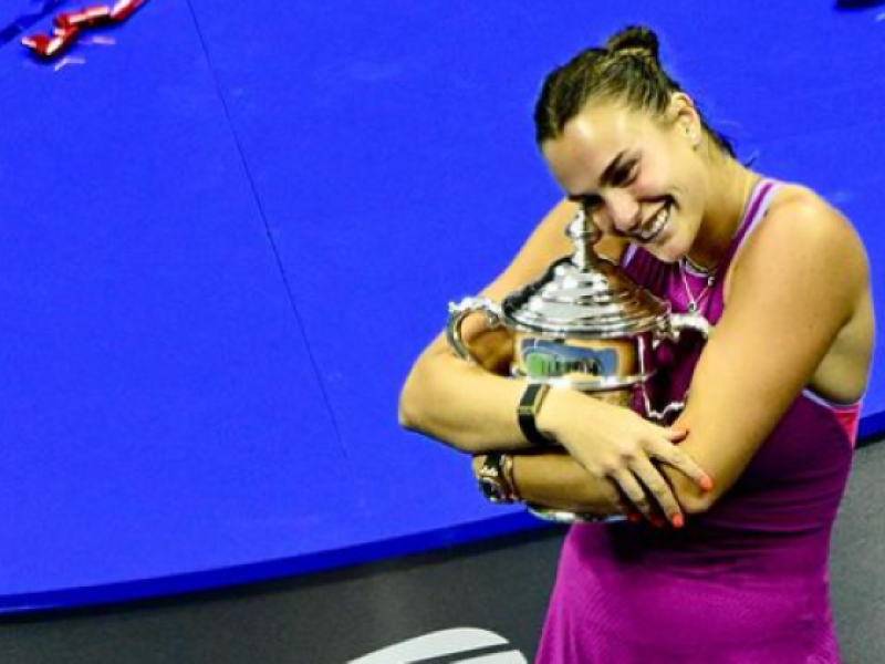 Běž do háje! Světová jednička po prohře vulgárně odpálkovala trenéra