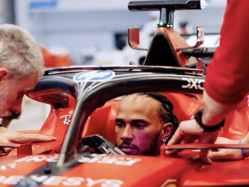 FIA prošetřuje otočná zadní křídla Ferrari a Red Bullu kvůli bezpečnosti