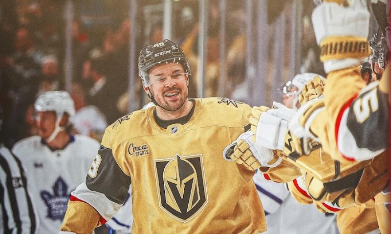 Tomáš Hertl a Mitch Marner tvoří statisticky nejlepší útok v NHL, překonali i lajnu Colorada