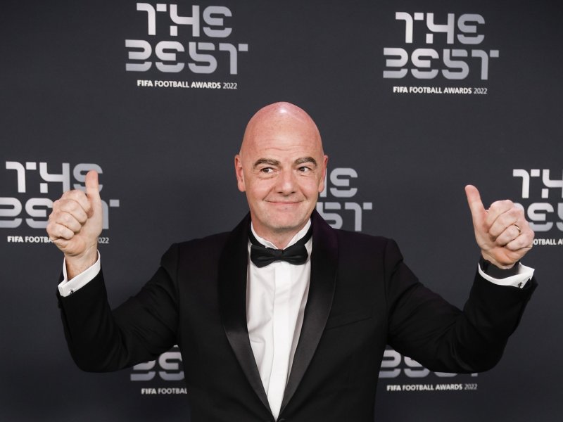 Infantino chce zrušit ruský distanc. Fotbal by neměl pykat za politiku, tvrdí