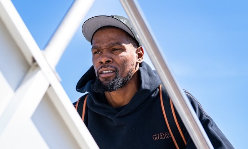 Basketbalový přestup roku: Durant vyměněn za balík draftů a dvě hvězdičky