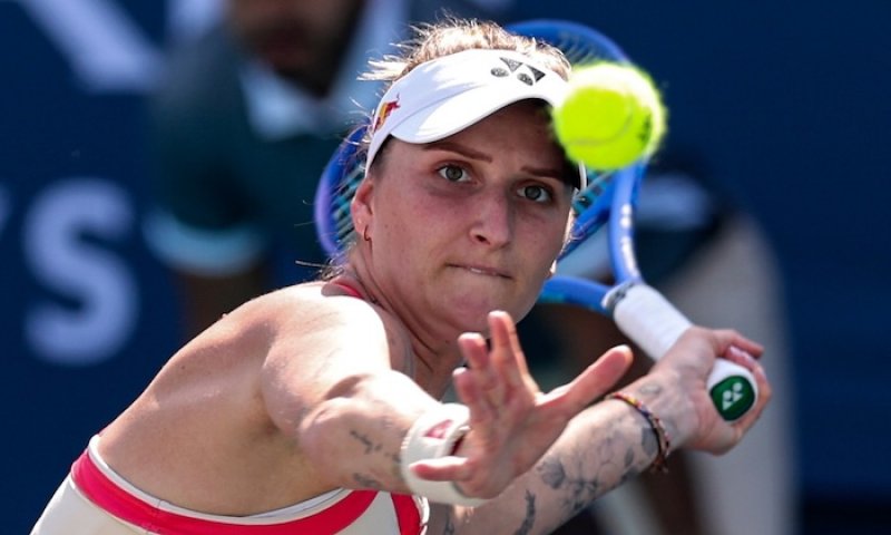Další měsíce bez tenisu! Vondroušová odkládá návrat kvůli problémovému ramenu