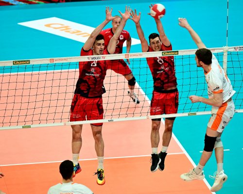 Lvi stále dýchají. Doma odvrátili první mečbol a finálová série se stěhuje na západ Čech. Klíčem bude opět útok, tuší Ihnát