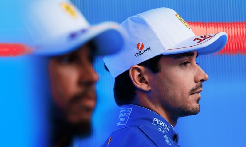 Bílá znovu na scéně: Ferrari šokuje před Velkou cenu Miami změnou vzhledu