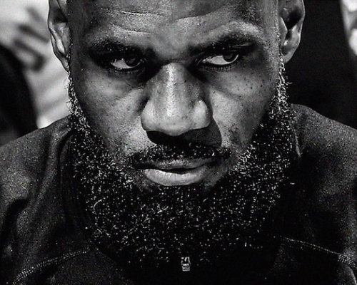Konec, ticho, otazníky. LeBron se loučí v mlze nejistoty: Musím si ujasnit, kolik toho ve mně ještě zbylo