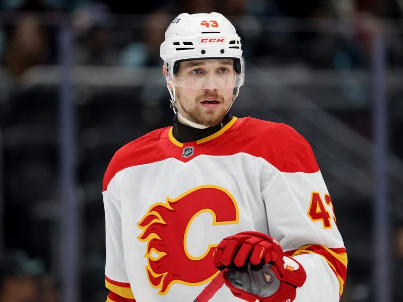 Calgary tleská dvoumetrovému Čechovi. Klapka si vynutil povýšení do Kadriho lajny