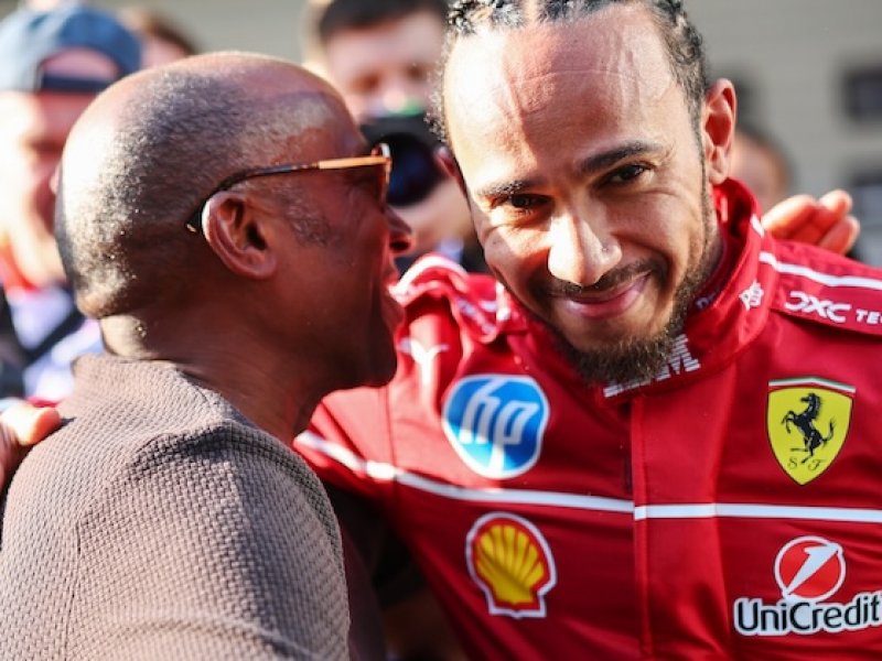 Vzpoura veterána přinesla ovoce. Hamilton ignoroval moderní technologie a vzkřísil naději ve Ferrari