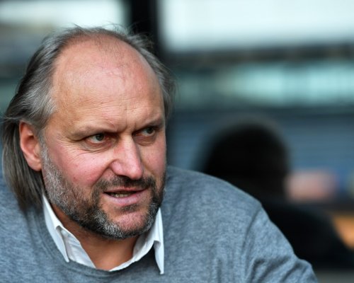 Byla chyba Vitíka nepustit. A posila za sto milionů prostě musí hrát, říká Němeček o Spartě. Jen kosmetické změny prý v létě stačit nebudou