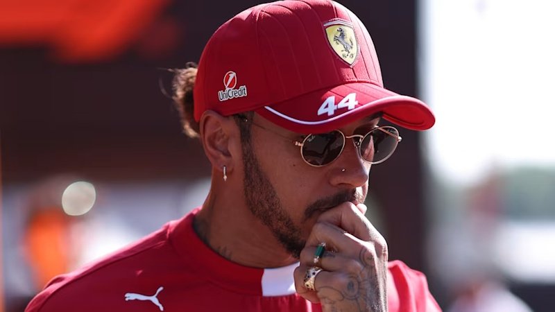 „Ať si dají čaj.“ Hamilton kritizuje Ferrari, insider popsal dusno v týmu
