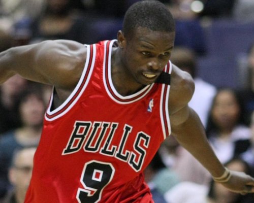 Jeden z nejbohatších hráčů historie: Luol Deng vydělal stovky milionů mimo NBA