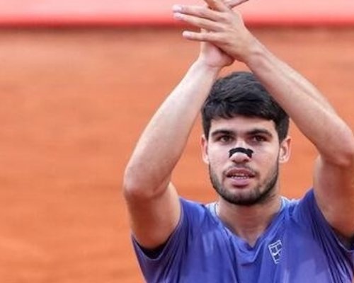 Sinner konečně padl. Finálový specialista Alcaraz mu zničil skvostnou sérii, kterou držel od listopadu 2023