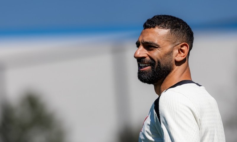 Bývalí spoluhráči, budoucí spojenci? Salah veřejně vábí De Bruyneho k řece Mersey