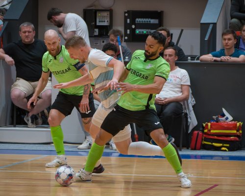 Futsalové finále je zatím vyrovnané. Kdo získá mečbol?