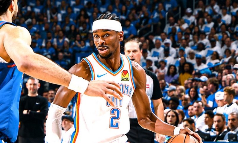 Ani Jokič, ani Antetokounmp. Trofej Michaela Jordana bere neúprosný Kanaďan Gilgeous-Alexander z Oklahomy