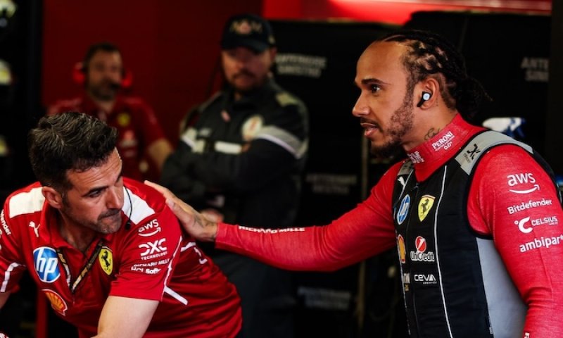 Hamilton na knížecí půdě? Sám, bez šance, pointy a v zóně nikoho. „Nevěděl jsem, o co bojuju,“ přiznal