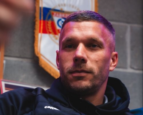 V určitém okamžiku musíte říct stop, jen ne teď, hlásí Podolski. Ekstraklasu tak bude hrát i ve čtyřiceti