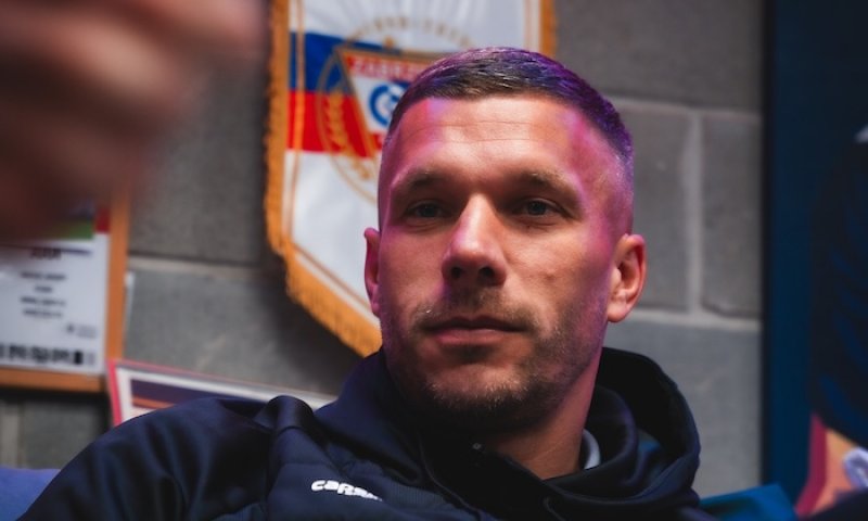 V určitém okamžiku musíte říct stop, jen ne teď, hlásí Podolski. Ekstraklasu tak bude hrát i ve čtyřiceti