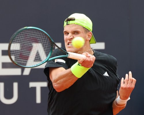 Češi budou mít na French Open v úterním programu singlu pětičlenné zastoupení. Začíná i čtyřhra