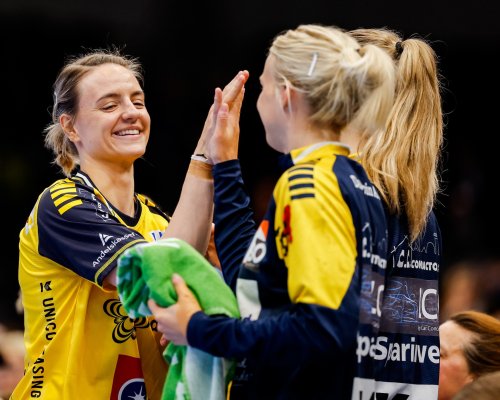 Přehled z palubovek: Zlín postupuje do extraligy, Jeřábková mění dres či bizár v Evropském poháru