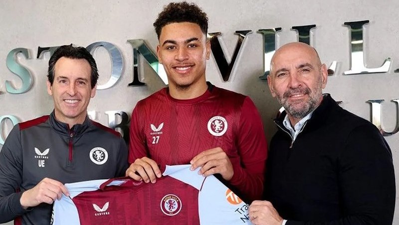 „Neprodáme ho ani za 100 milionů eur.“ Aston Villa se postavila zájmu Chelsea