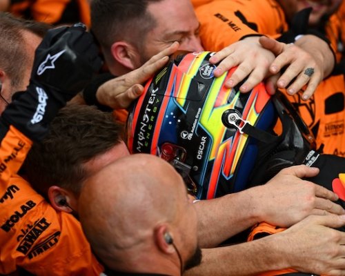 Piastri a McLaren ničí konkurenci. Čtvrté vítězství v sezoně a jasné první místo v Poháru konstruktérů!