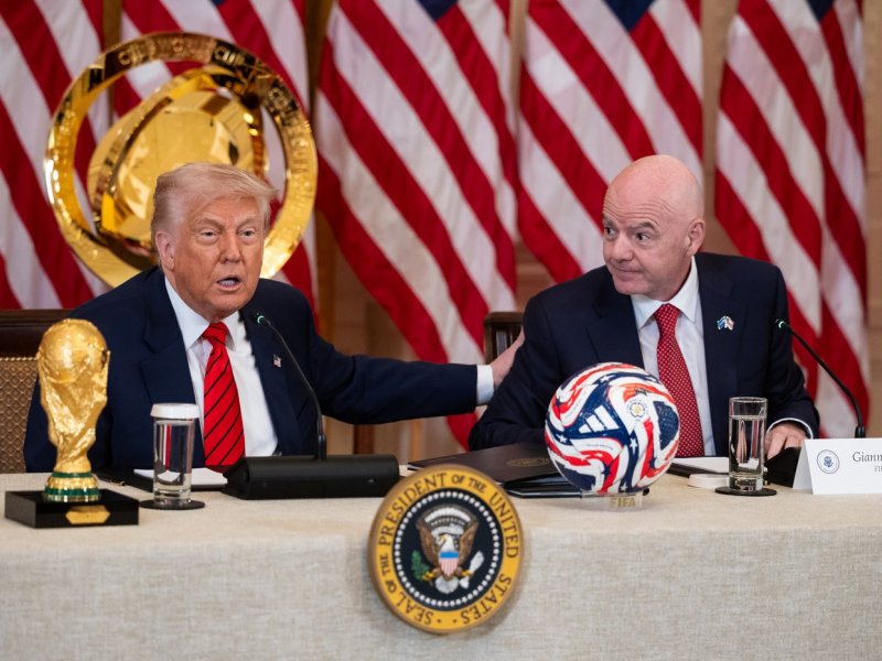 Šéf FIFA během MS více než dvakrát obletěl svět, navštívil 43 zápasů
