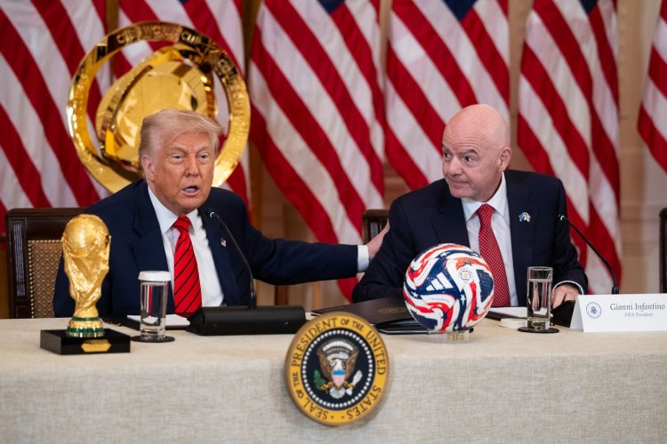 Trump vidí ve fotbale klíč k míru. Světový šampionát má prý zastavit válku