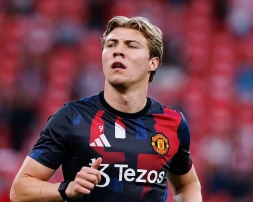 Konec trápení na Old Trafford? Juventus nabízí Højlundovi kariérní restart