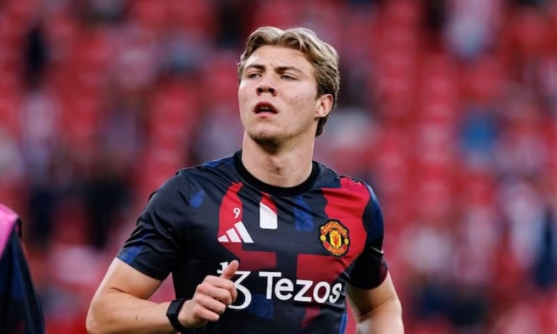 Konec trápení na Old Trafford? Juventus nabízí Højlundovi kariérní restart