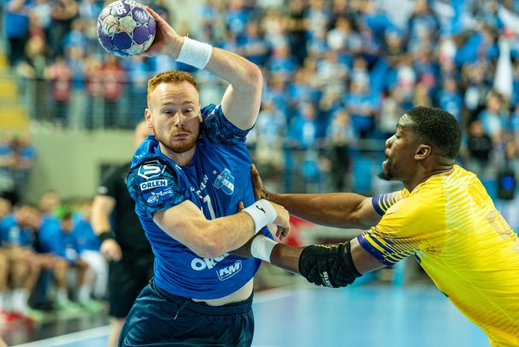 Přehled z palubovek: Loučící se medailisté v Polsku, přestupová škatulata v extralize a splněný sen Smetkové
