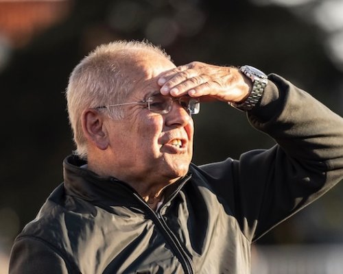 Český nároďák by měl vést trenér z Česka, říká Rada. Být to na něm, Hašek pokračuje ve funkci