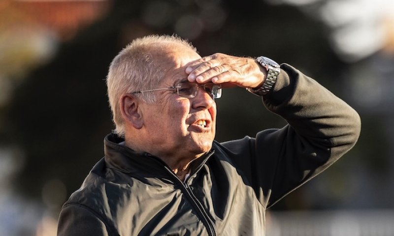 Český nároďák by měl vést trenér z Česka, říká Rada. Být to na něm, Hašek pokračuje ve funkci