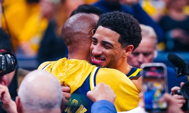 „Ve 49 státech je to jen basketbal, ale tohle je Indiana." Pacers podpořily i hvězdy Caitlin Clark či Reggie Miller
