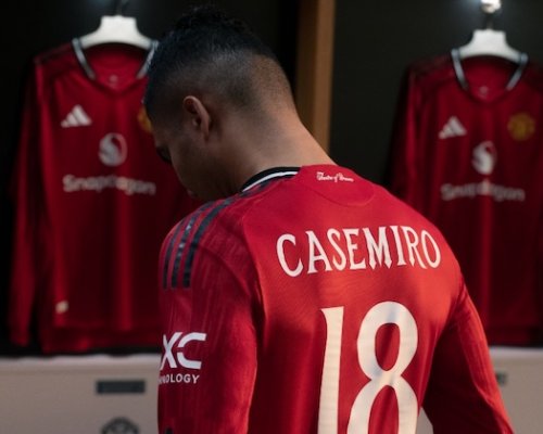 Divadlo snů na látce: Manchester United představuje nový dres, co voní nostalgií i moderno