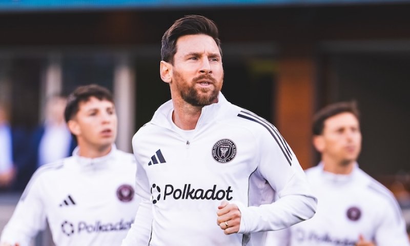 Messi na úvod, ale tribuny prázdné: FIFA panikaří a rozdává lístky zadarmo jako letáky