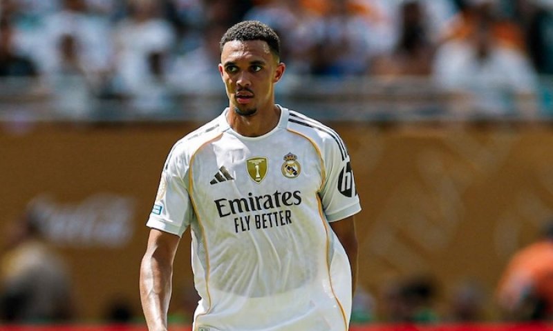 Debutovat v tomhle dresu bylo neuvěřitelné, rozplýval se Alexander-Arnold. Real ale přišel o stoprocentní bilanci proti týmům ze Saúdské Arábie