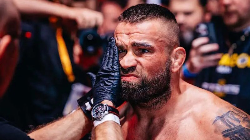 Jedna cesta končí, ale druhá začíná. Karlos Vémola by teď mohl několik let boxovat, míní trenér