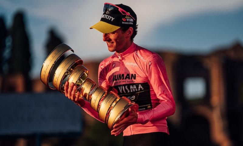 Yates ovládl poprvé Giro bez jediné výhry v etapě: Nemůžu být na celý tým pyšnější za to, co během tří týdnů předváděl