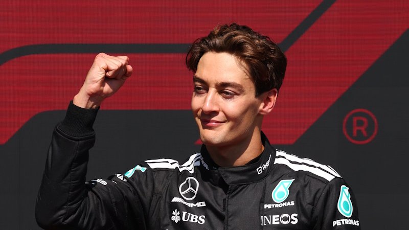 Přestupové šachy Mercedesu. Boj o Verstappena rozptyluje Russela, který má nabídku z Aston Martinu