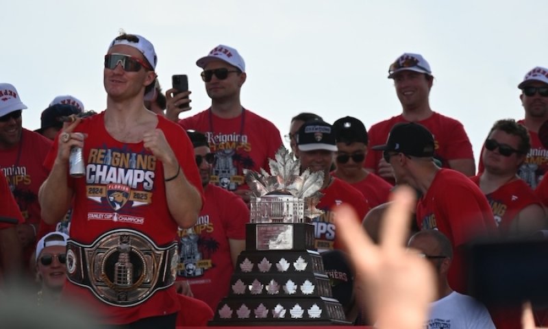 Nejlepší průvod v historii jižní Floridy? Panthers slavili zisk Stanley Cupu se 400 tisíci fanoušky