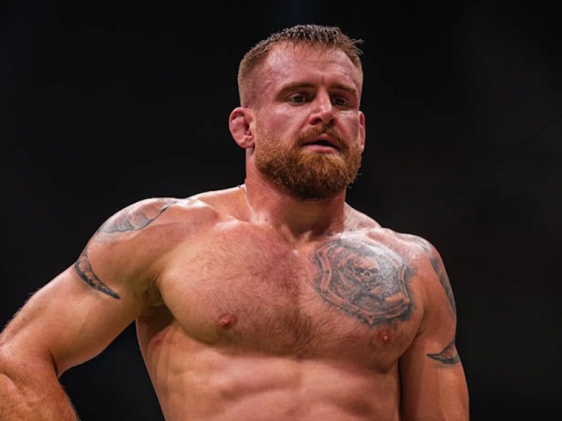 Trénujeme ve sklepě bez klece. Hvězda Oktagonu volá po investorech