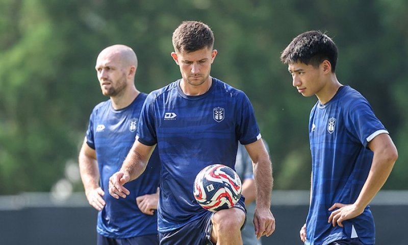 Skóre 1:17? Nevadí! Parta pracujících amatérů získala milion dolarů a světový obdiv. MS klubů navíc zvládla bez karetního trestu