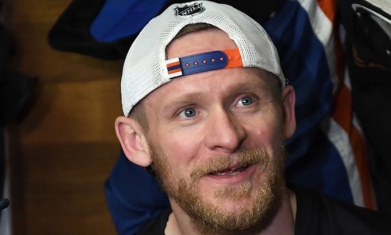 Perry se přidal k Chárovi, Recchimu, Larionovovi a Bourqueovi, McDavid zase napodobil Gretzkyho s Messierem