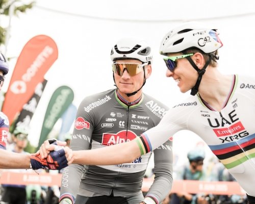 Vingegaard zaútočil, Van der Poel rozbalil sprint, ale Pogačar řekl ne. Výhru nečekal stejně jako Gott na Slavících