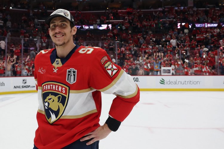Mistr za drobné! Nosek zůstává ve Floridě, bere minimum, ale chce třetí Stanley Cup
