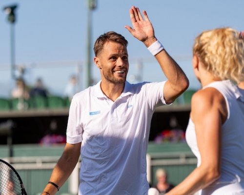 Unavená, ale nezastavitelná. Siniaková si dál podmaňuje All England Club a má našlápnuto na bájný double!