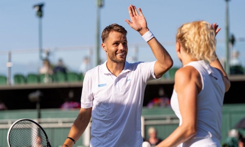 Unavená, ale nezastavitelná. Siniaková si dál podmaňuje All England Club a má našlápnuto na bájný double!