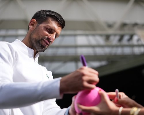 Djoković se počtrnácté ocitnul v semifinále Wimbledonu a překonal historický rekord Federera