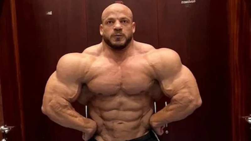 140 kilo svalů v akci. Big Ramy trénuje jako posedlý. Mr. Olympia se může třást